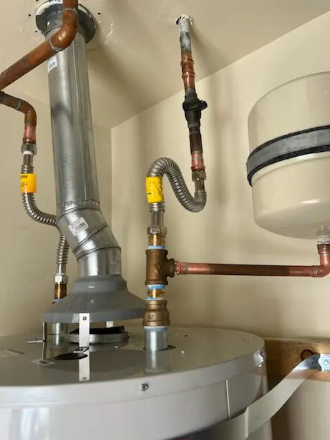 Water heater installation and plumbing repair in Elm Estates